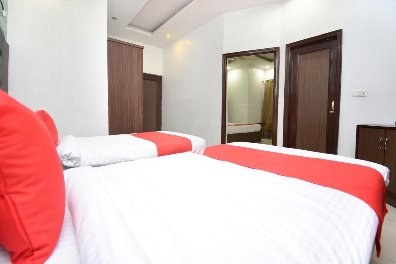 Hotel Ricky International Amritsar Exteriör bild