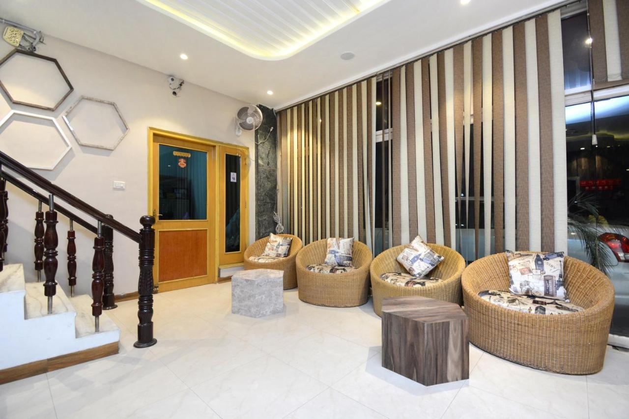 Hotel Ricky International Amritsar Exteriör bild