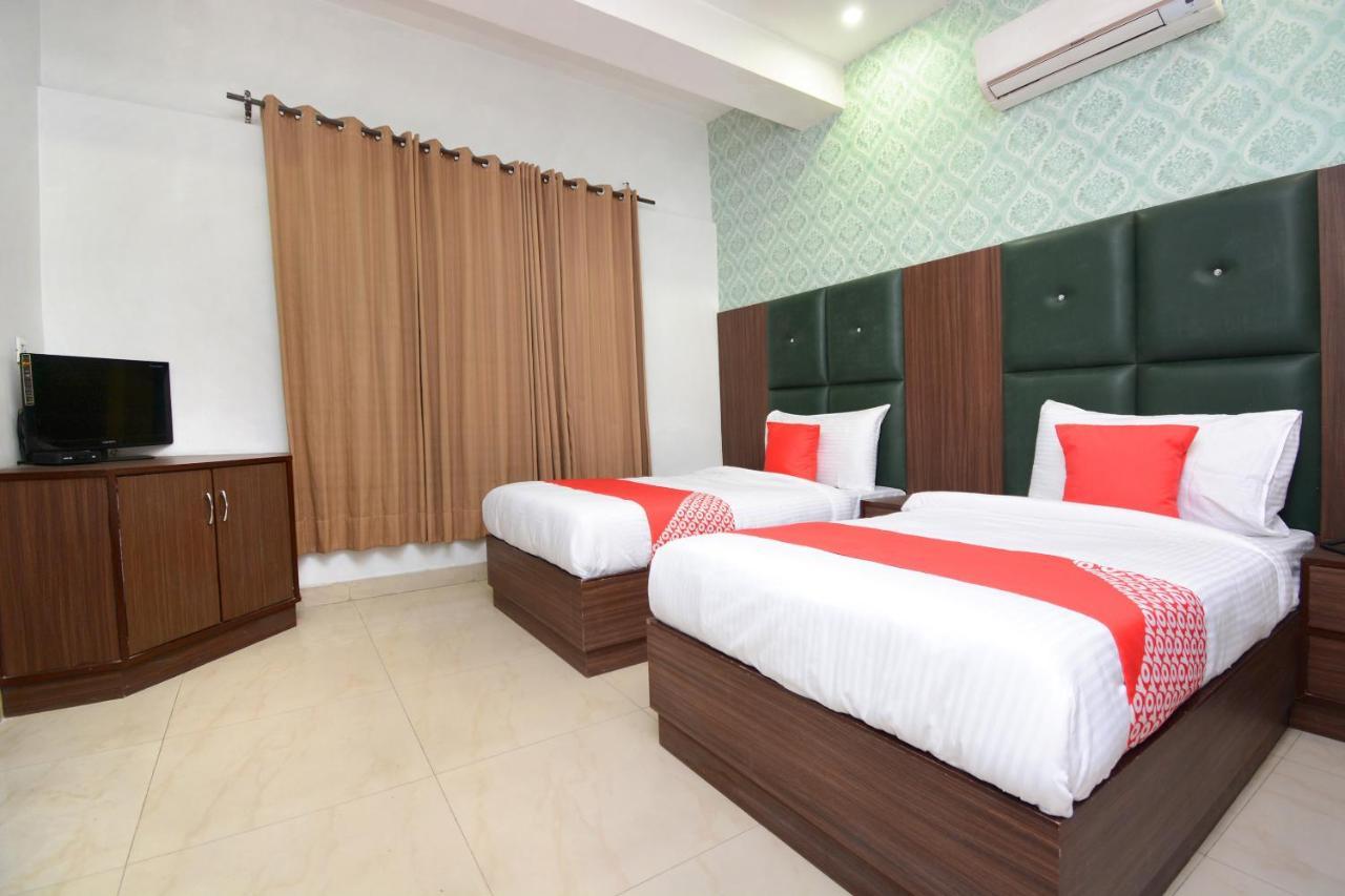 Hotel Ricky International Amritsar Exteriör bild