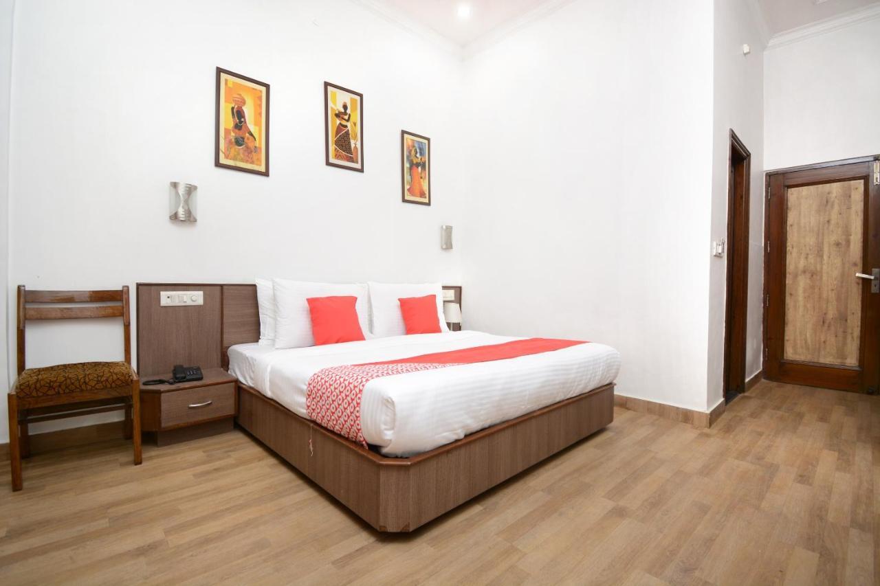 Hotel Ricky International Amritsar Exteriör bild