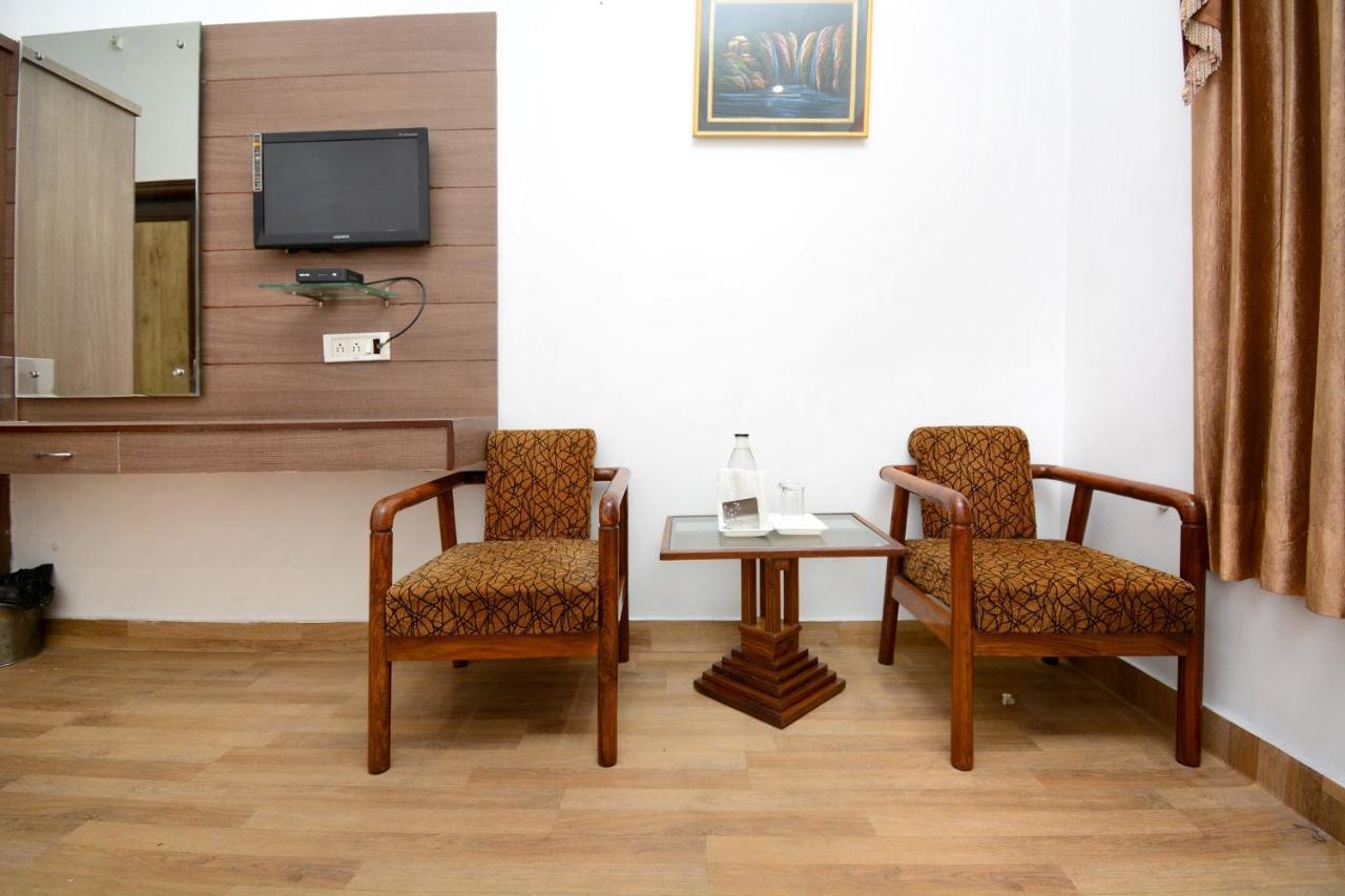 Hotel Ricky International Amritsar Exteriör bild