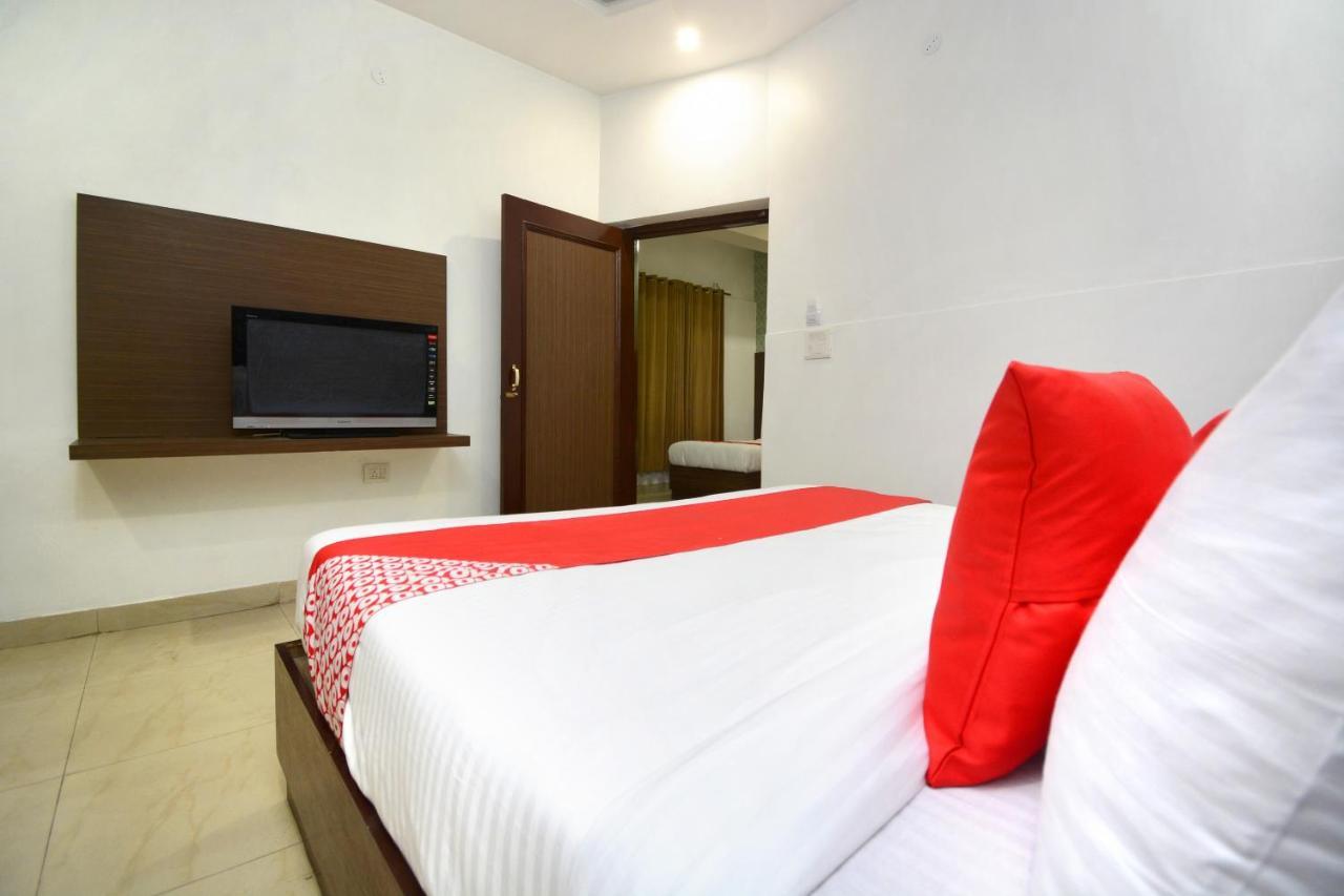 Hotel Ricky International Amritsar Exteriör bild