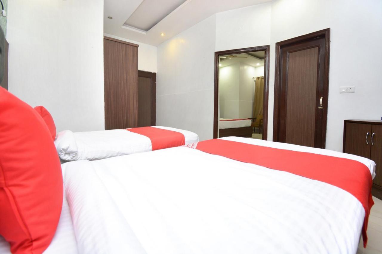 Hotel Ricky International Amritsar Exteriör bild