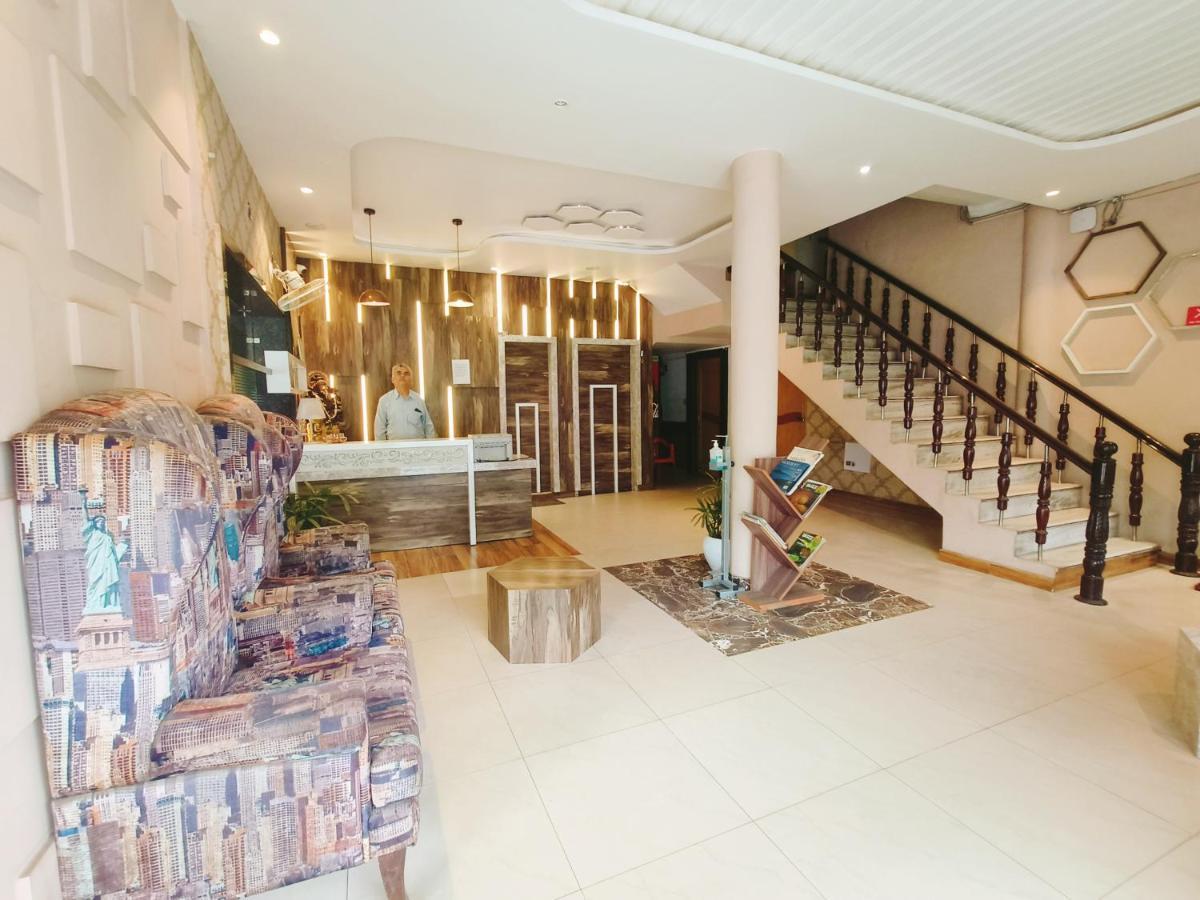 Hotel Ricky International Amritsar Exteriör bild