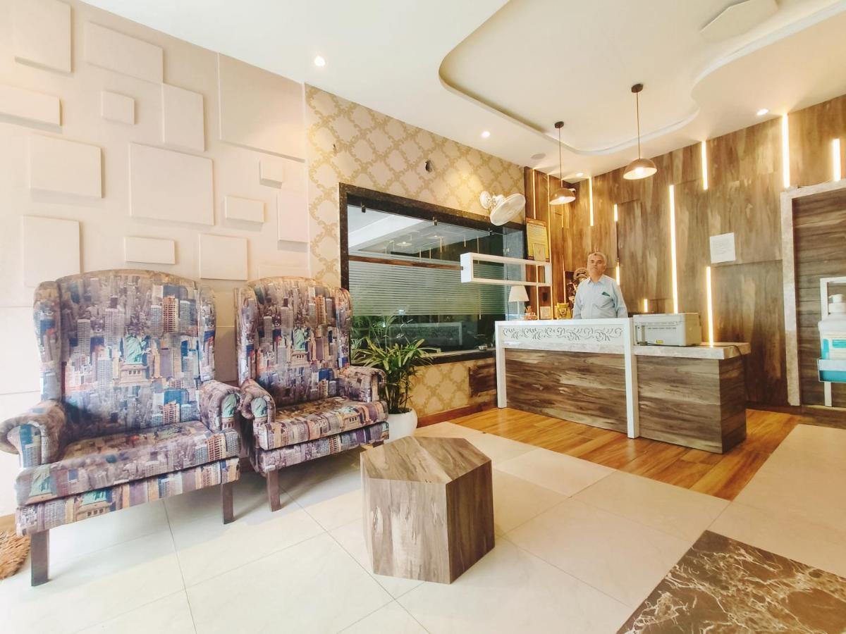 Hotel Ricky International Amritsar Exteriör bild
