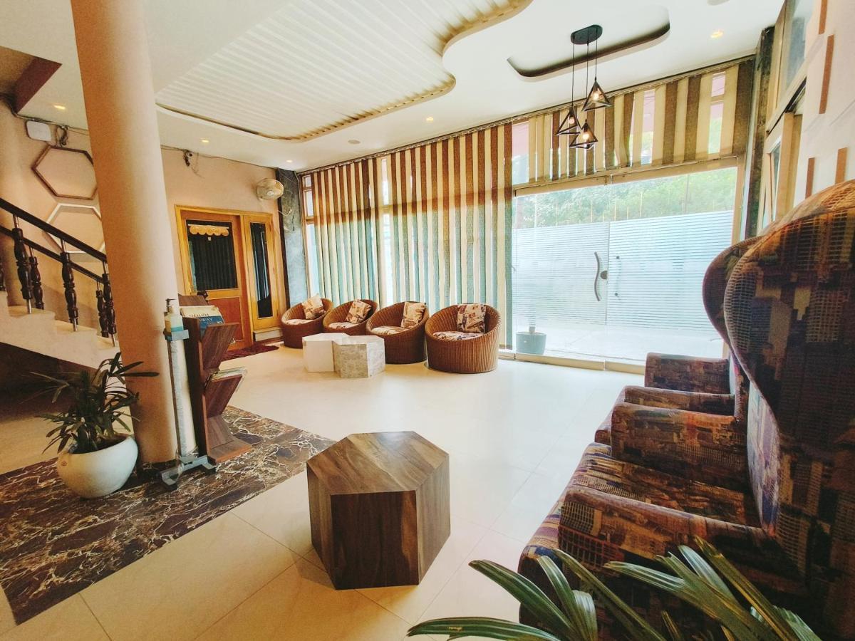 Hotel Ricky International Amritsar Exteriör bild