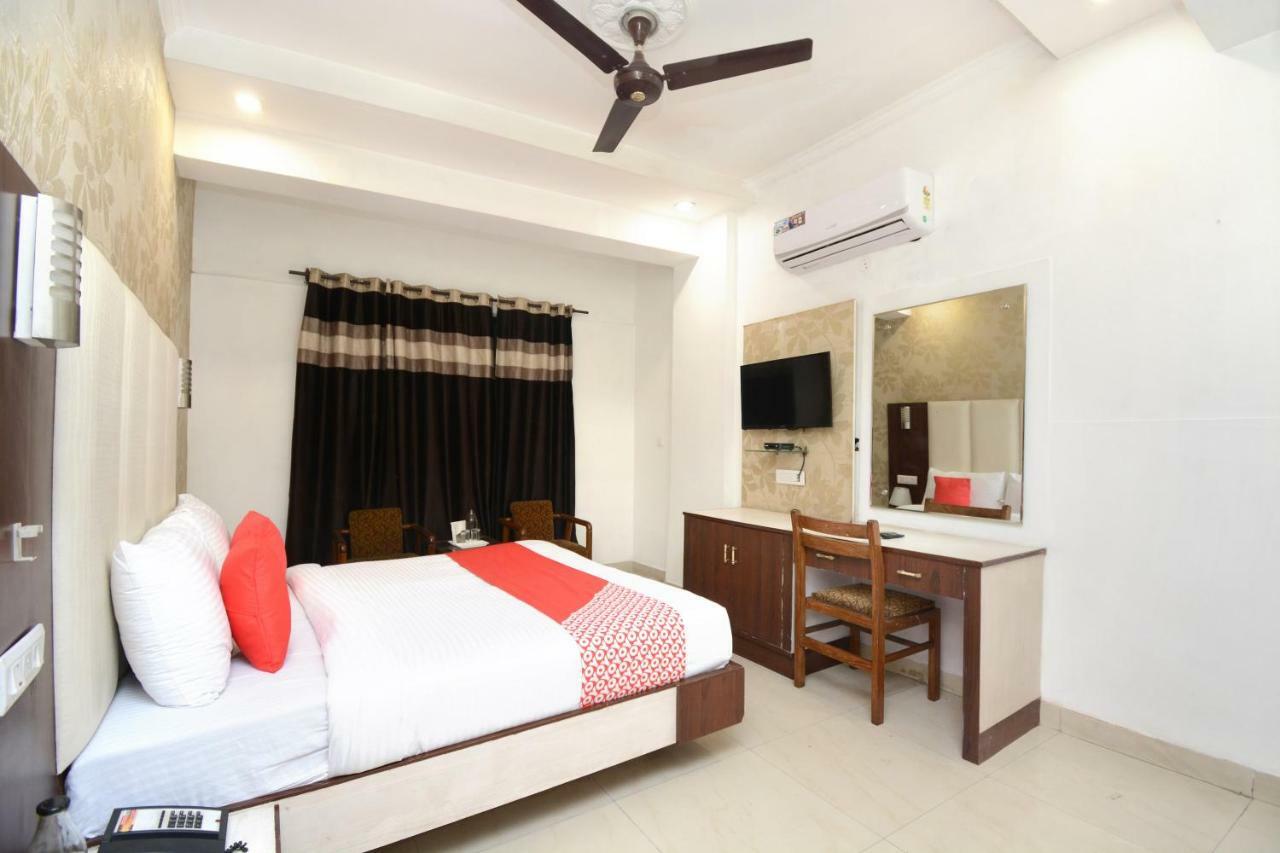 Hotel Ricky International Amritsar Exteriör bild